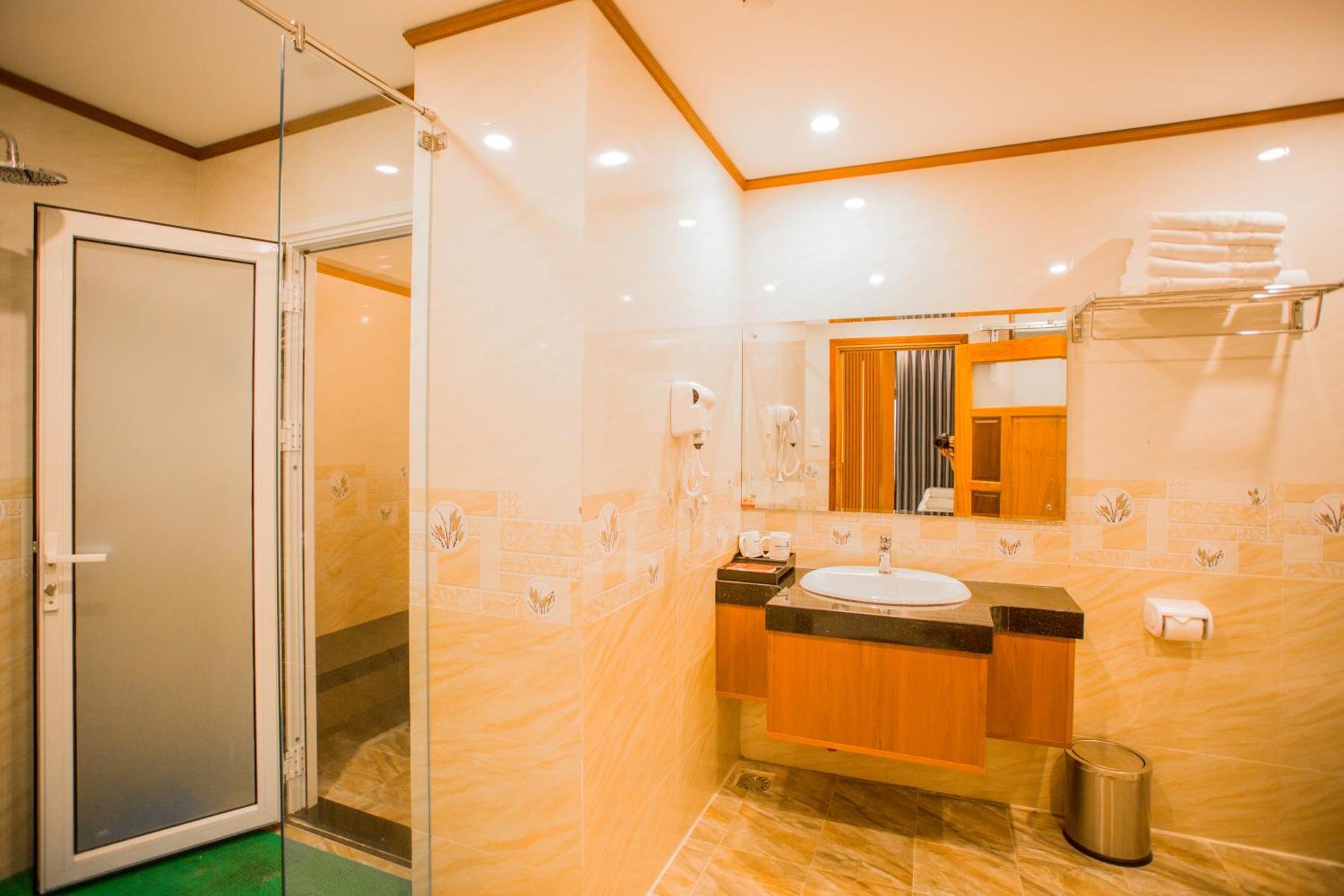 Lien Do Star Hotel Баолок Экстерьер фото